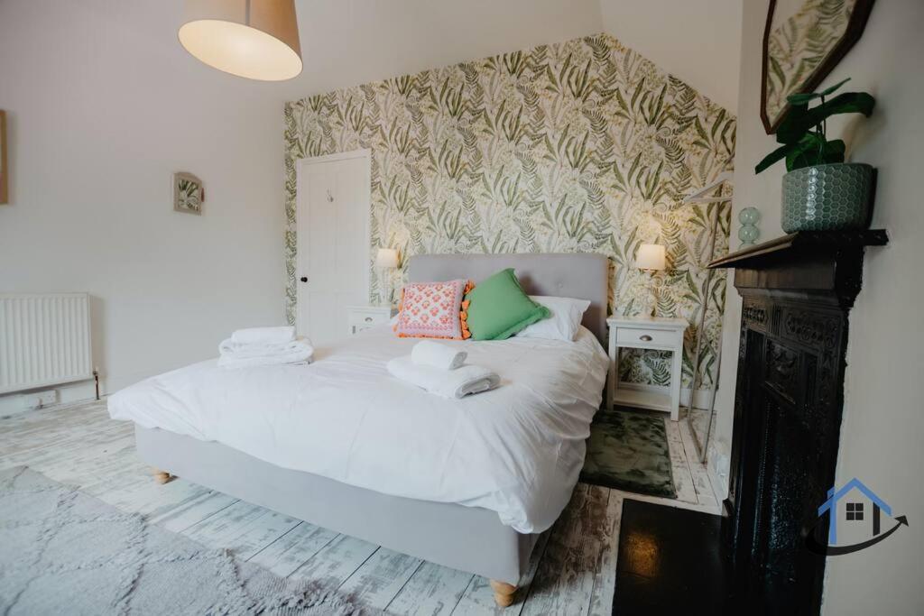 Indigo Snug - Gorgeous 2 Bed Flat In The Heart Of *